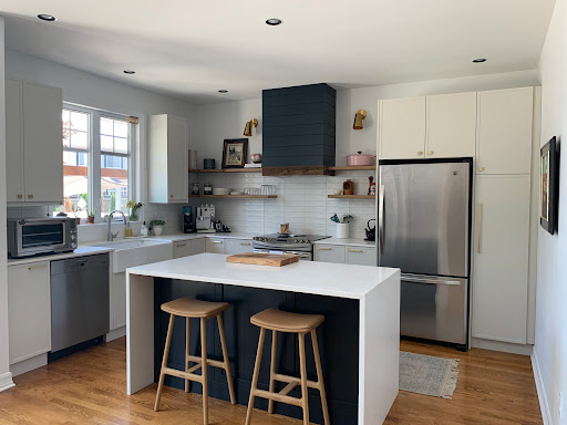 Splash of Colour: Cabinet Refinishing