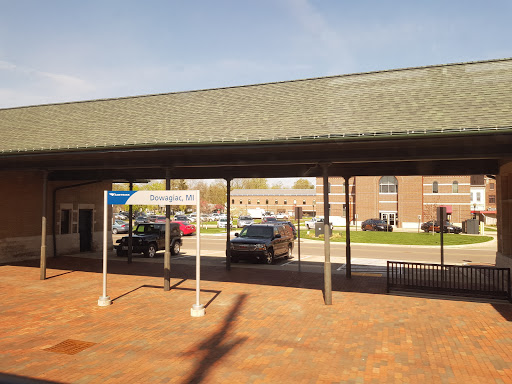 Dowagiac - Visual
