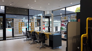 Photo n°3 de Coiff&Co - Coiffeur Villebon-sur-Yvette à Villebon-sur-Yvette (Magasin de cosmétiques)