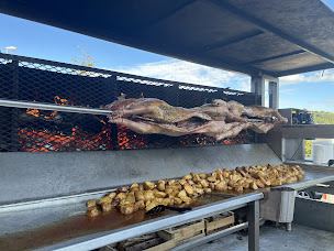 Photo n°2 de Boucherie charcuterie traiteur Hobeniche super besse à Besse-et-Saint-Anastaise (Fromagerie)