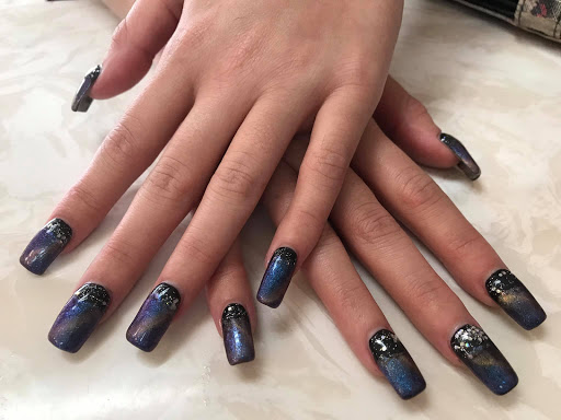 Us Nails II - Thumbnail