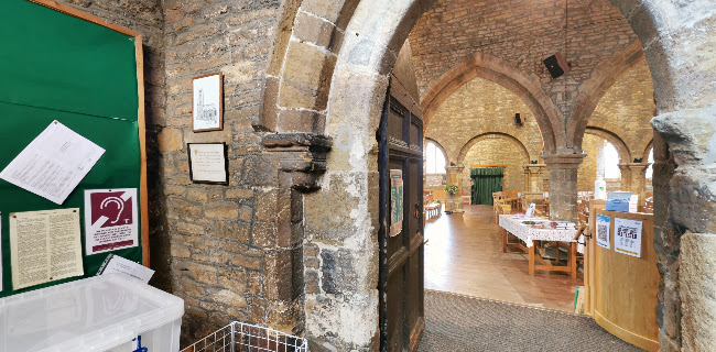 Comments and reviews of Moulton Parish Church