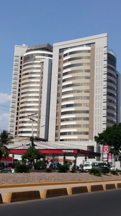 Photos of Metr&oacute;polis