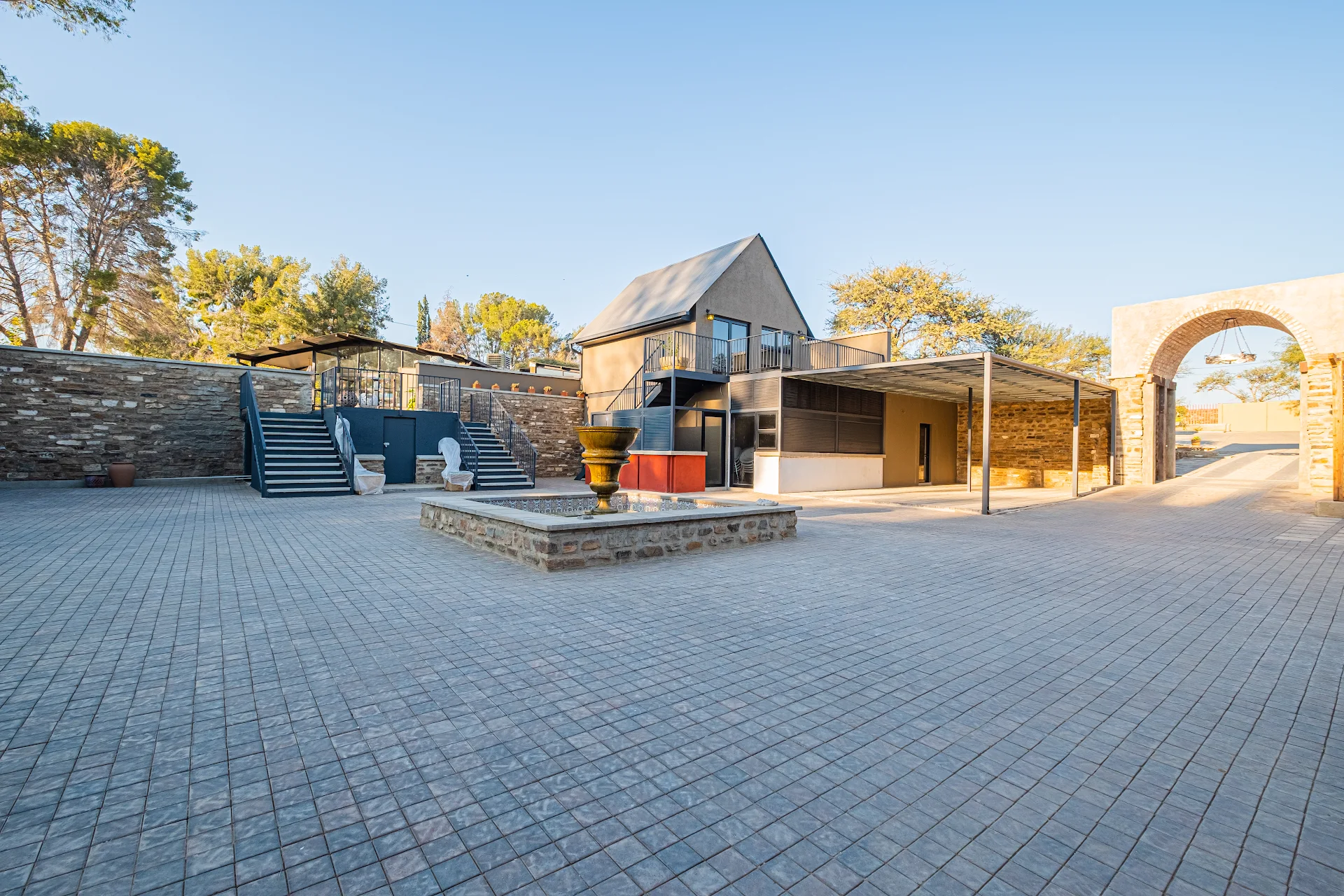Vineyard Country Lodge