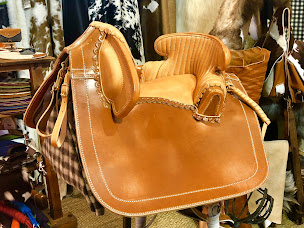 Photo n°1 de Ronzon Legend à Saint-Clément-les-Places (Magasin d'équitation)