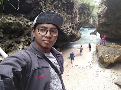 Photos of Suluban Beach