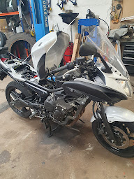 Photo n°5 de SD TIRES SARL PNEUS ET ENTRETIENT AUTO ET MOTOS à Casteljaloux (Garage automobile)