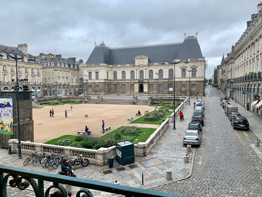 SUR-MESURE Courtier en prêt - Agence de Rennes Parlement de Bretagne