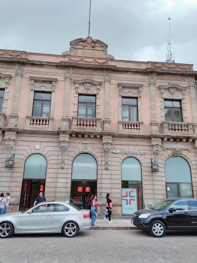 Photos of Banco Santader Serf&iacute;n