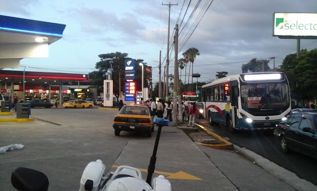 Gasolinera Uno