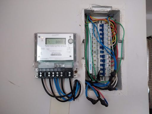 ELETRICISTA RESIDENCIAL - ATIBAIA - SP - COMERCIAL