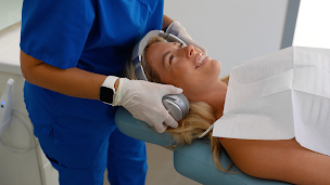 Photo n°8 de Dr Laurent Sers – Dentiste à Cannes – Implantologie dentaire à Cannes (Cabinet d'implants dentaires)