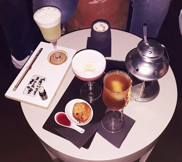 THE ROYAL COCKTAIL CLUB