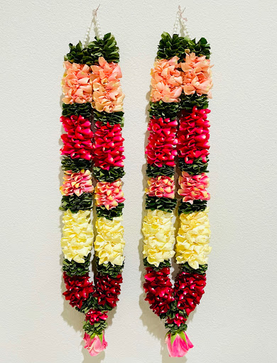 Delight Garland Hub