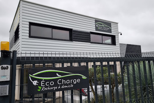 Éco Charge installateur bornes et prises de recharge voitures électriques - Thumbnail