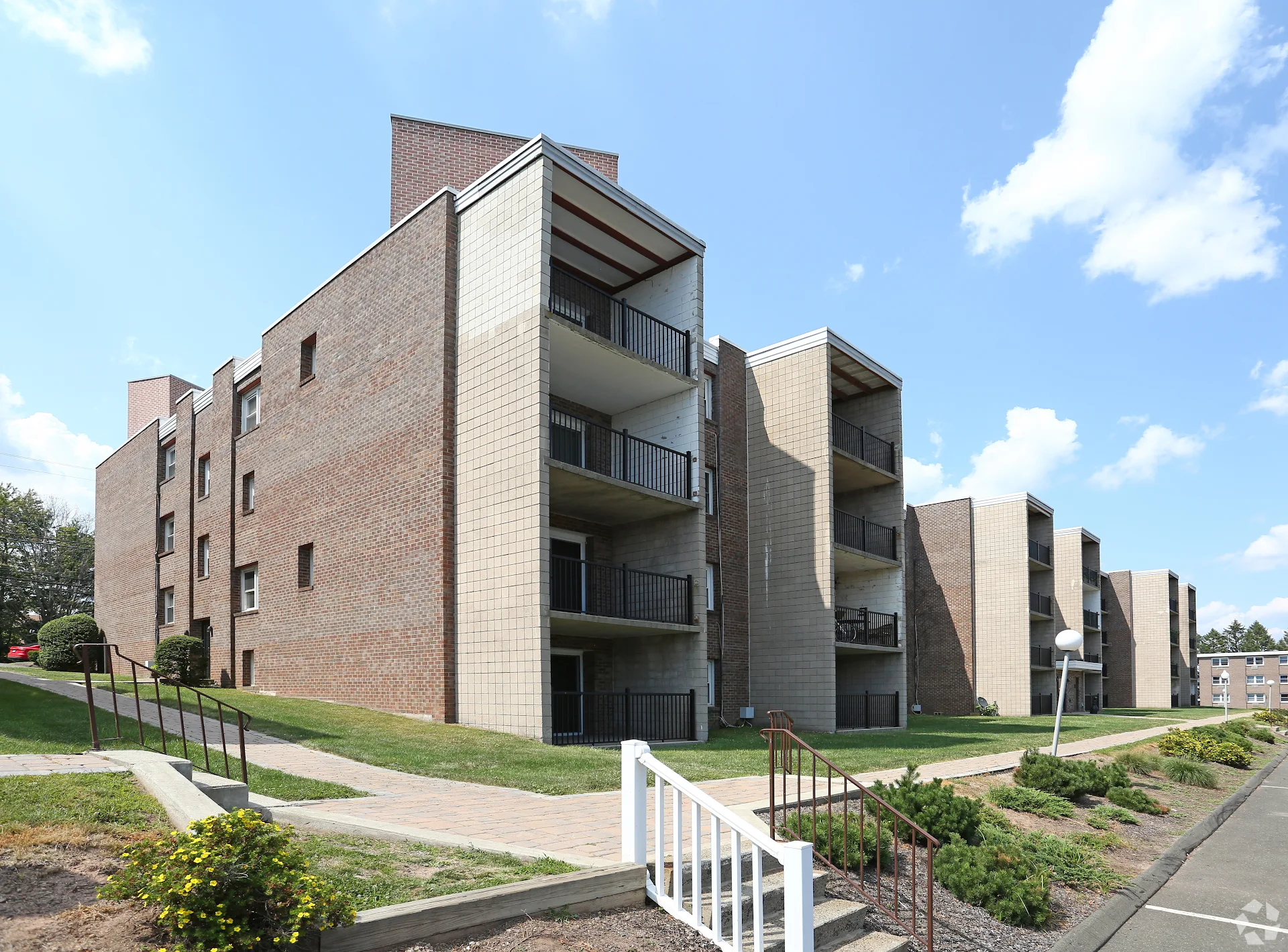 Chestnut Hill North Apartments