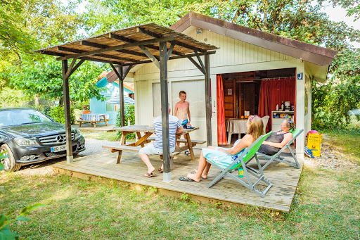 Photo de Camping Les Pommiers d'Aiguelèze à Rivières (81600)