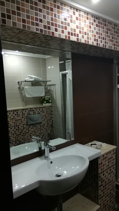 Photos of Aaron Dhahrah Hotel