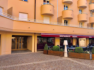 Photo n°2 de Dr Sandrine Barral-Cadière Dentiste Divonne à Divonne-les-Bains (Parodontiste)