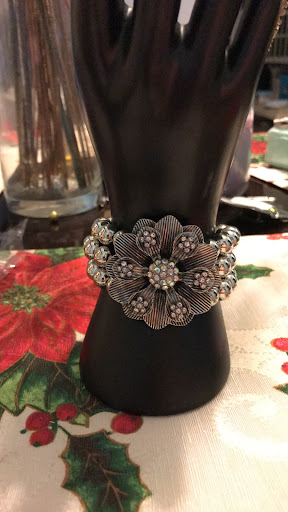 What’s In Your Jewelry Box - Thumbnail