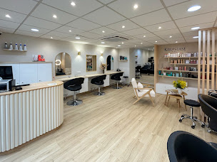 Photo n°6 de Studio Coiffure à Versailles (Salon de coiffure)