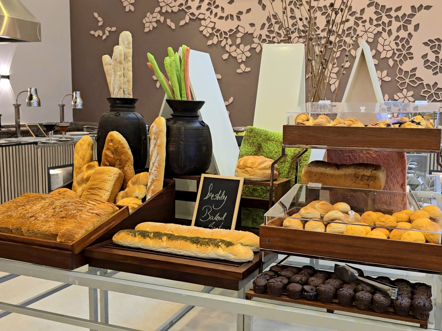 Crystal Restaurant - صورة 4