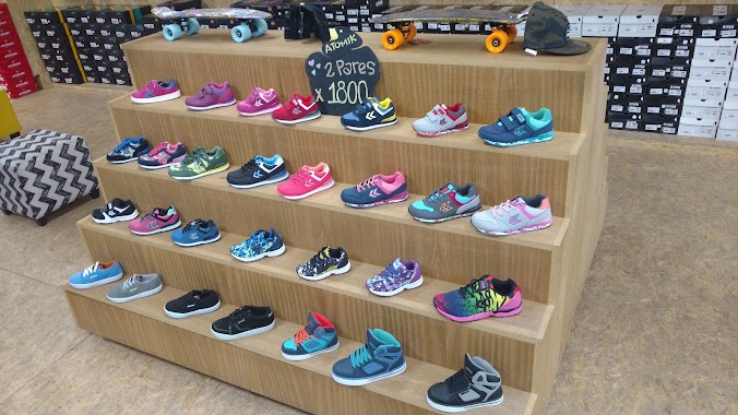 Tienda De Zapatillas, Author: Andres Niceto