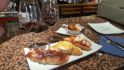 Photos of La Bodeguita de San Segundo