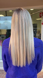 Photo n°4 de Salon de coiffure La maison du blond by Dorine à Cagnes-sur-Mer (Salon de coiffure)