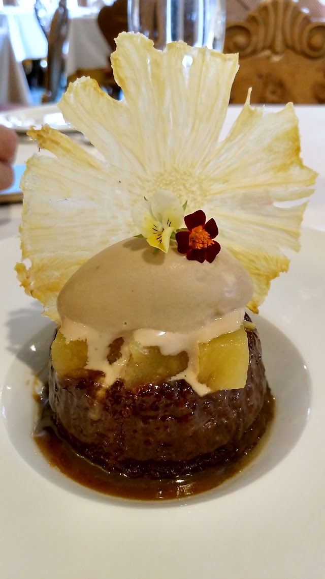 Goldener Hirsch, Auberge Collection