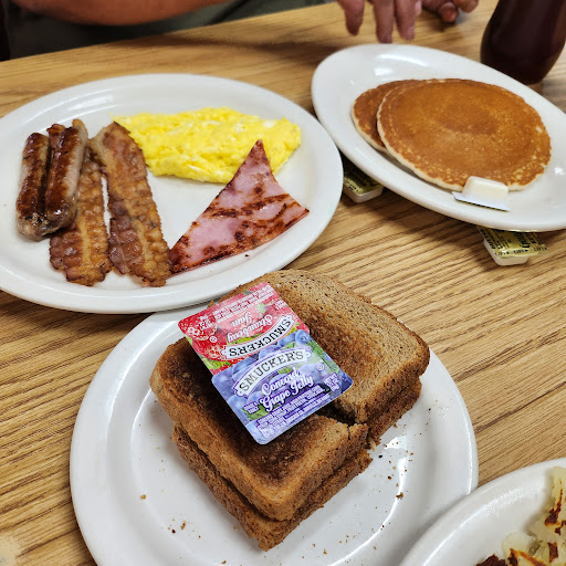 Charlie's Family Dining - Thumbnail