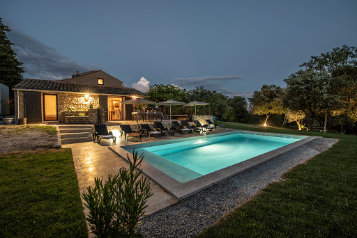 Photo de MAS SAINTE CROIX 4* - PRESTIGE - PISCINE CHAUFFÉE - VAISON - Capacité 8 personnes à Vaison-la-Romaine (84110)