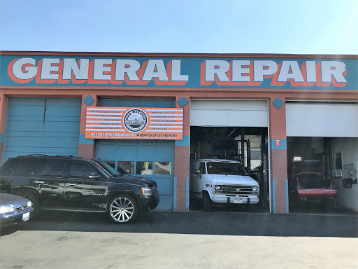 Mad Mecanix Auto Repair Logo