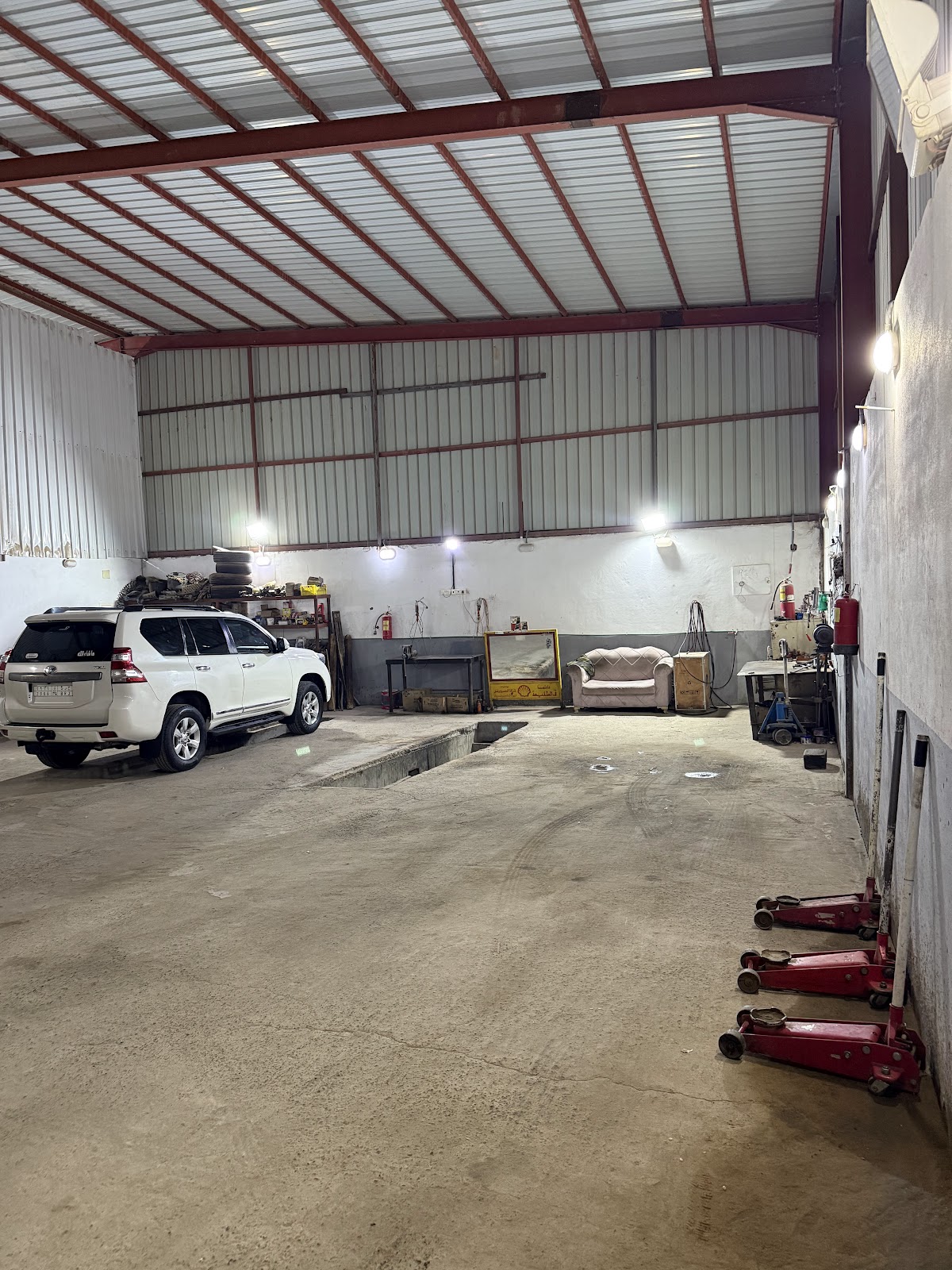 ورشة شركة منطقة توقف واحدة وقطع غيار للسيارات One Stop Area Company (Workshop & Spareparts) - صورة 4