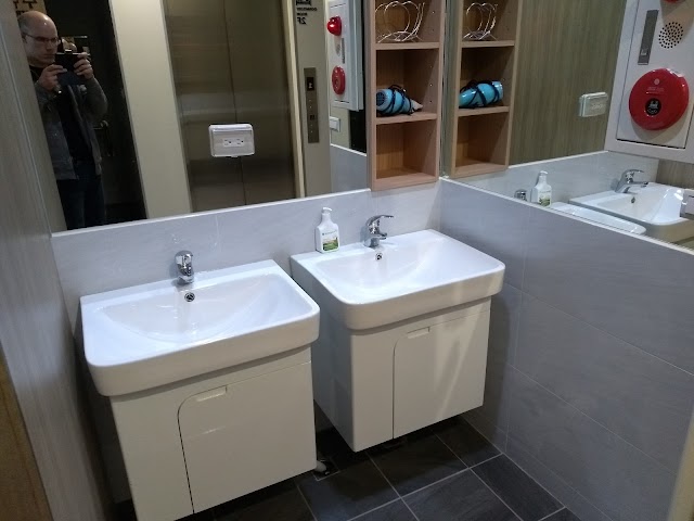 Old Door Hostel & Bar 門埕青旅 咖啡及酒吧