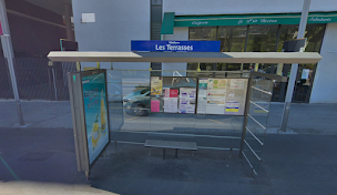 Photo n°3 de Docteur Benfiguig Salima à Nanterre (Parodontiste spécialiste des implants dentaires)