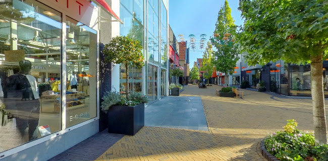 https://www.mcarthurglen.com/outlets/nl/nl/designer-outlet-roosendaal/?y_source=1_NjAzOTMzMC03MTUtbG9jYXRpb24ud2Vic2l0ZQ%3D%3D