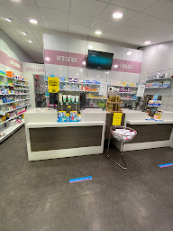 Photo n°2 de Pharmacie de la mairie à Oraison (Parking)