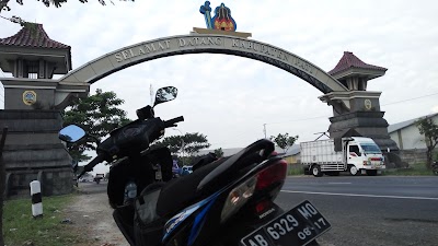 Photos of Welcome Monument Pati