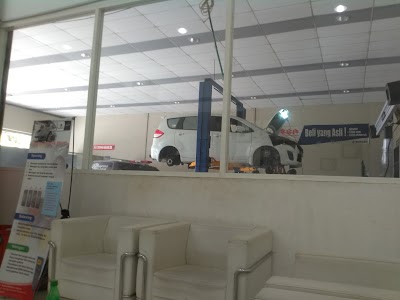 car-dealer