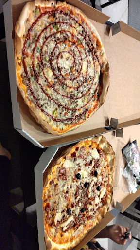 Photo 2 - Le Four a Pizza