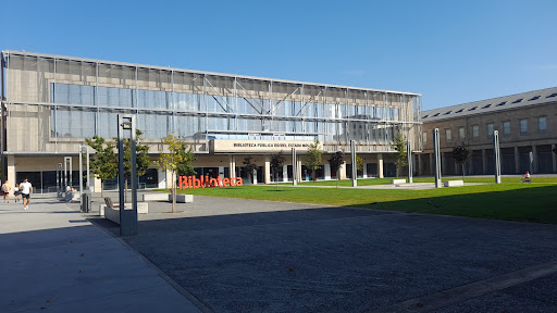 Plaza Biblioteca