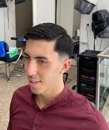 Photo n°3 de Adriano Coiffure à Paris (Salon de coiffure)