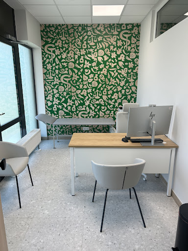 Elle-Med. NZOZ. Medical Center