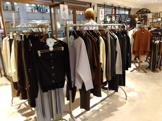 UNIVERSAL LANGUAGE ランドマークプラザ店