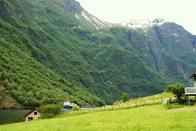 Photos of N&aelig;r&oslash;y