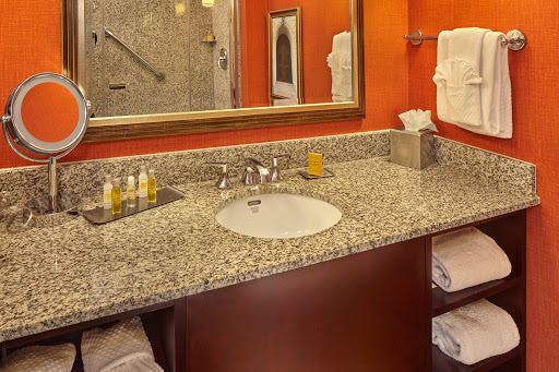 DoubleTree by Hilton Hotel Little Rock - Thumbnail