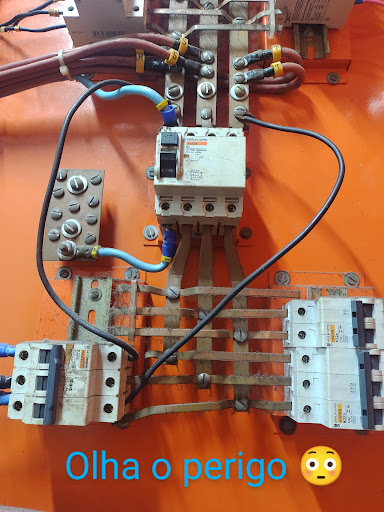 Eletricista predial e residencial serviços reparos manutenção 24h Anjos