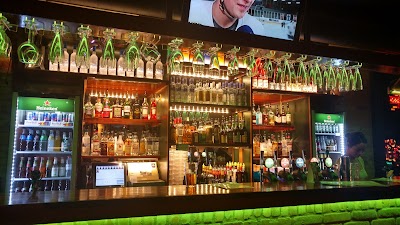 Photos of Wall Street Pub