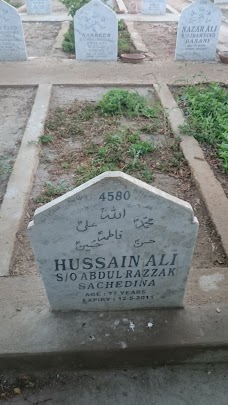 Hussaini graveyard karachi